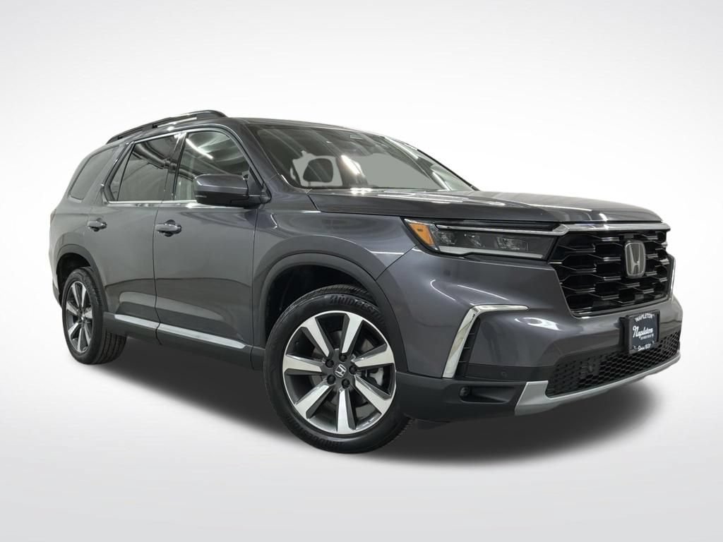 Used 2024 Honda Pilot Touring image 4