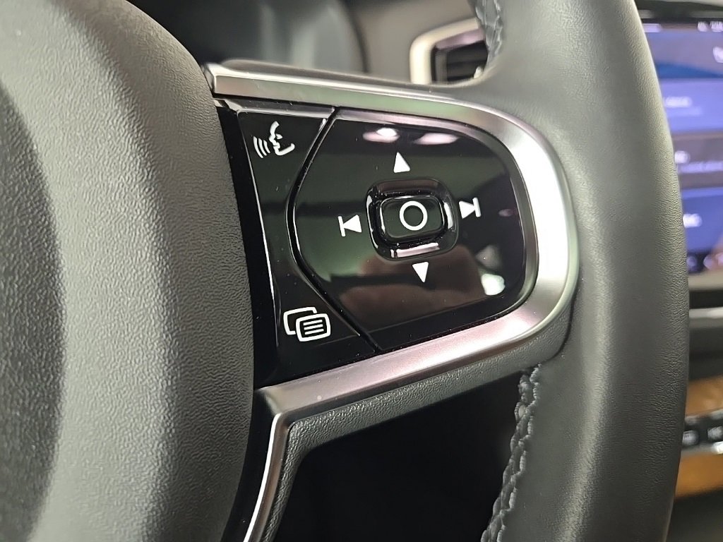 Certified 2024 Volvo XC90 B6 Plus w/ Protection Package Premier image 24