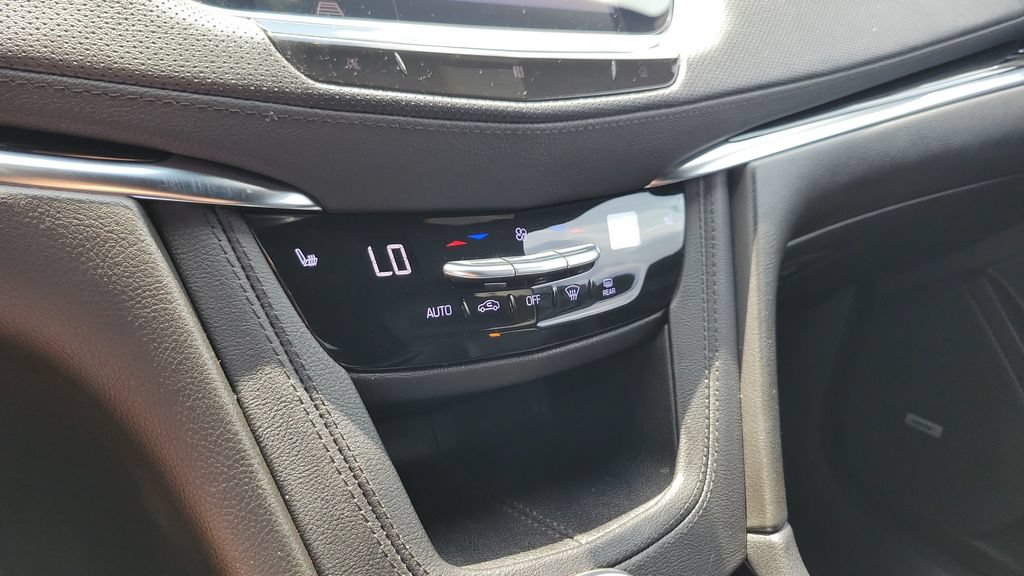 Used 2021 Cadillac XT6 Luxury FWD image 19