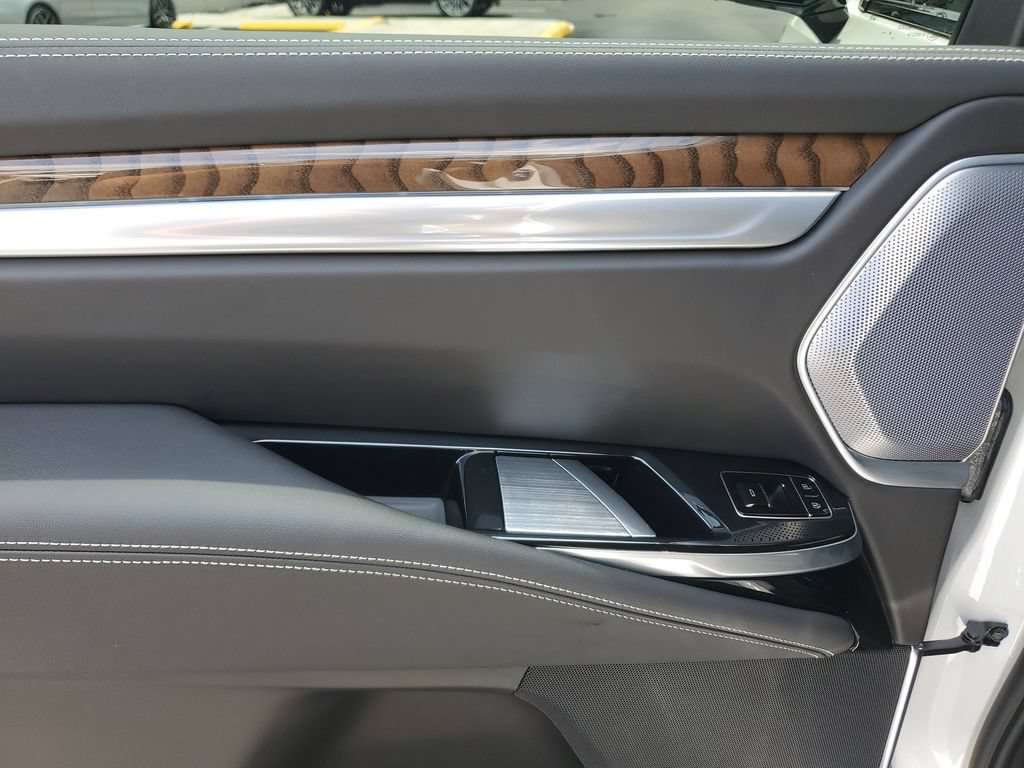 Certified 2025 Cadillac Escalade Sport Platinum AWD/4WD image 16