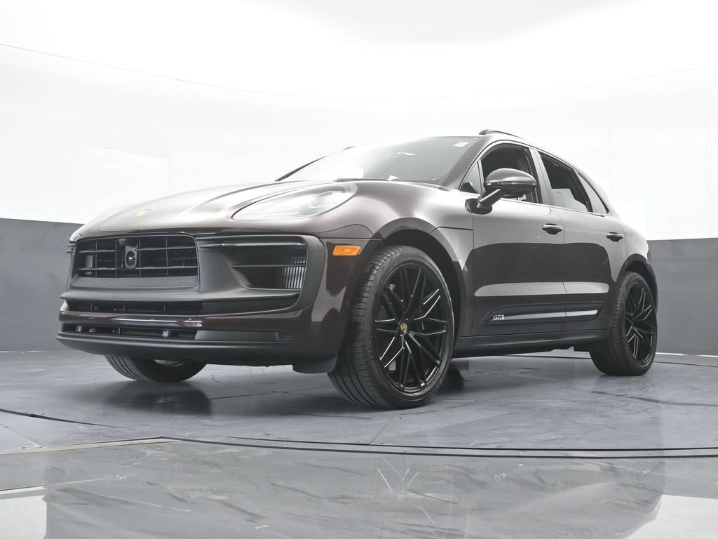 Used 2025 Porsche Macan GTS AWD/4WD image 60