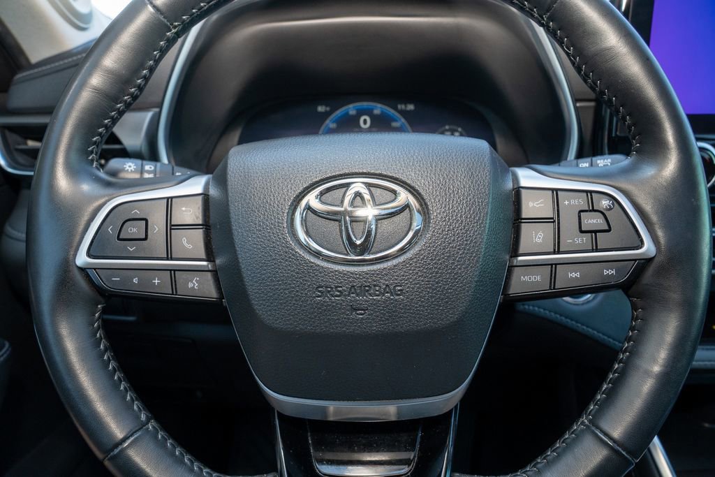 Used 2023 Toyota Highlander Limited image 20