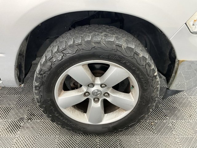 Used 2015 RAM 1500 Classic SLT image 27