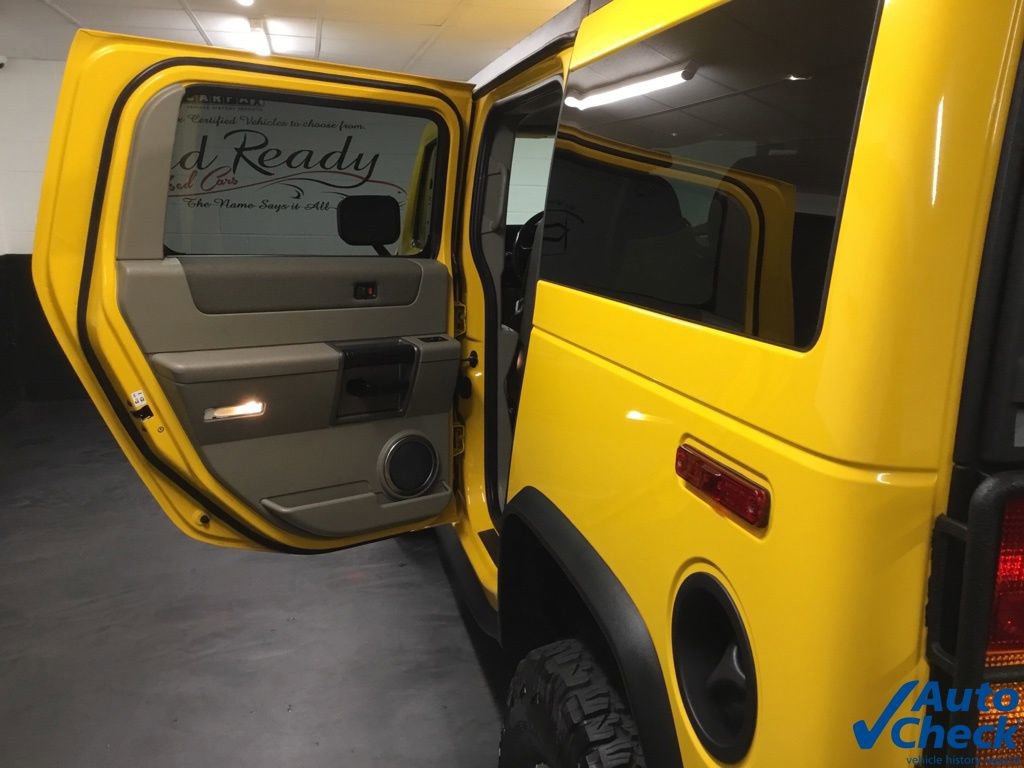 Used 2003 HUMMER H2 w/ Preferred Equipment Group image 30