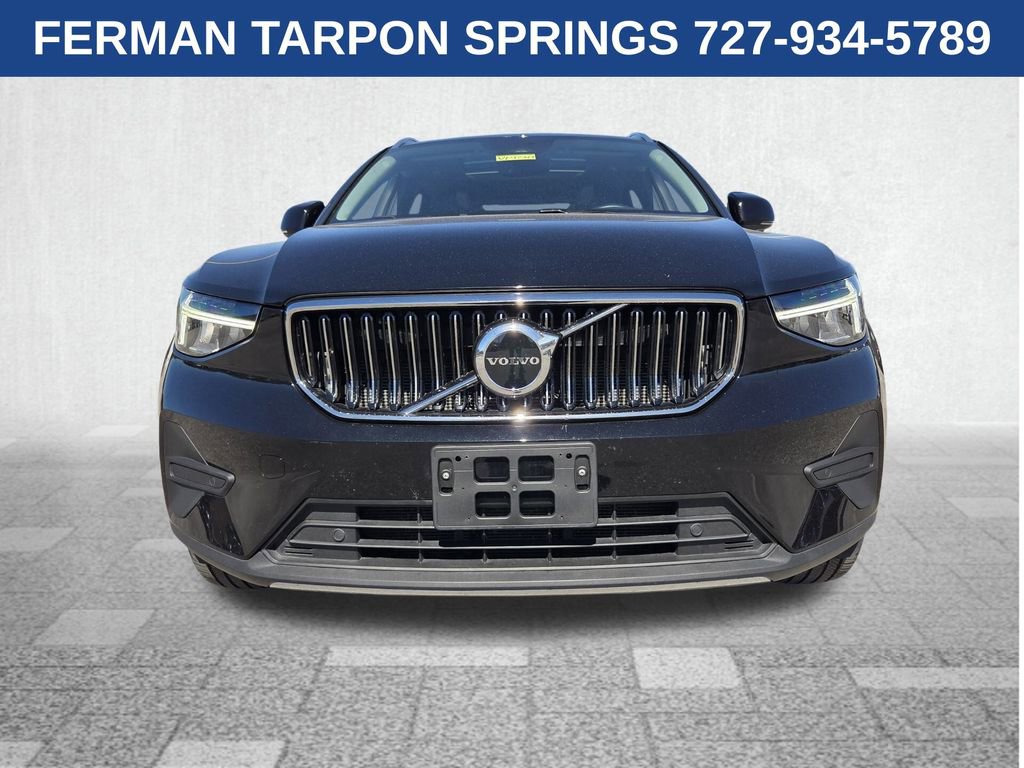 Certified 2025 Volvo XC40 B5 Core image 3