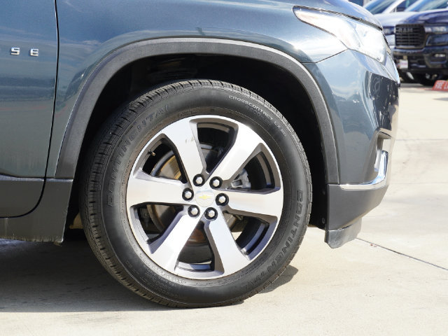 Used 2021 Chevrolet Traverse LT w/ LT Premium Package AWD/4WD image 16
