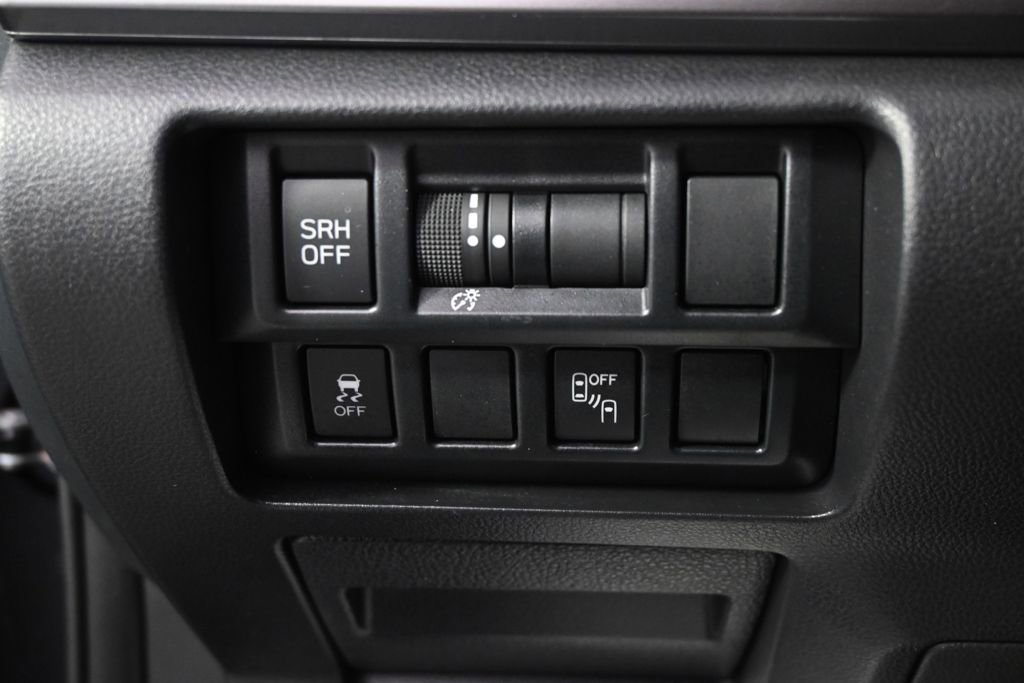 Used 2018 Subaru Crosstrek 2.0i Limited w/ Popular Package #3 image 24