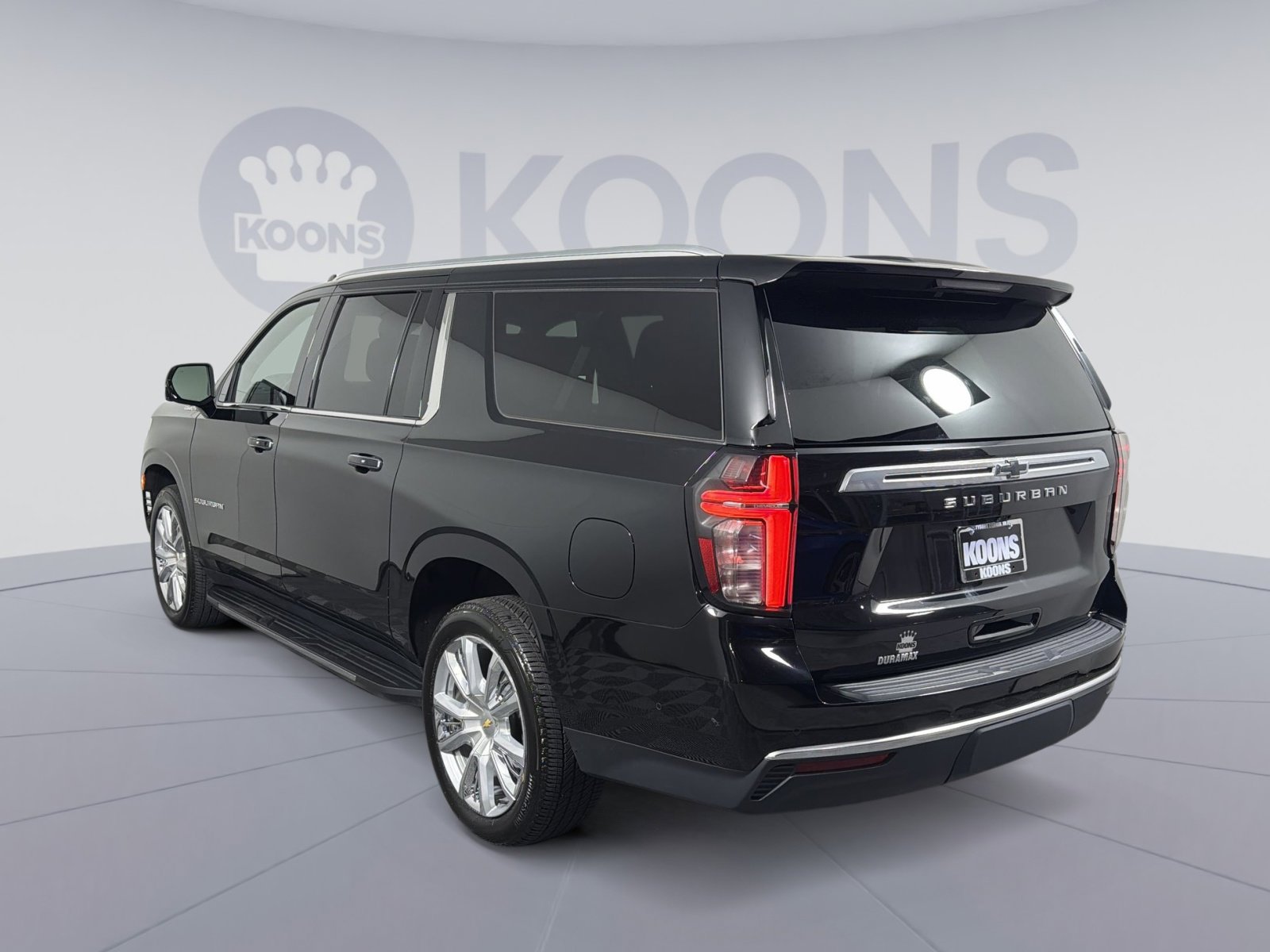 Used 2023 Chevrolet Suburban High Country w/ Advanced Technology Package image 4
