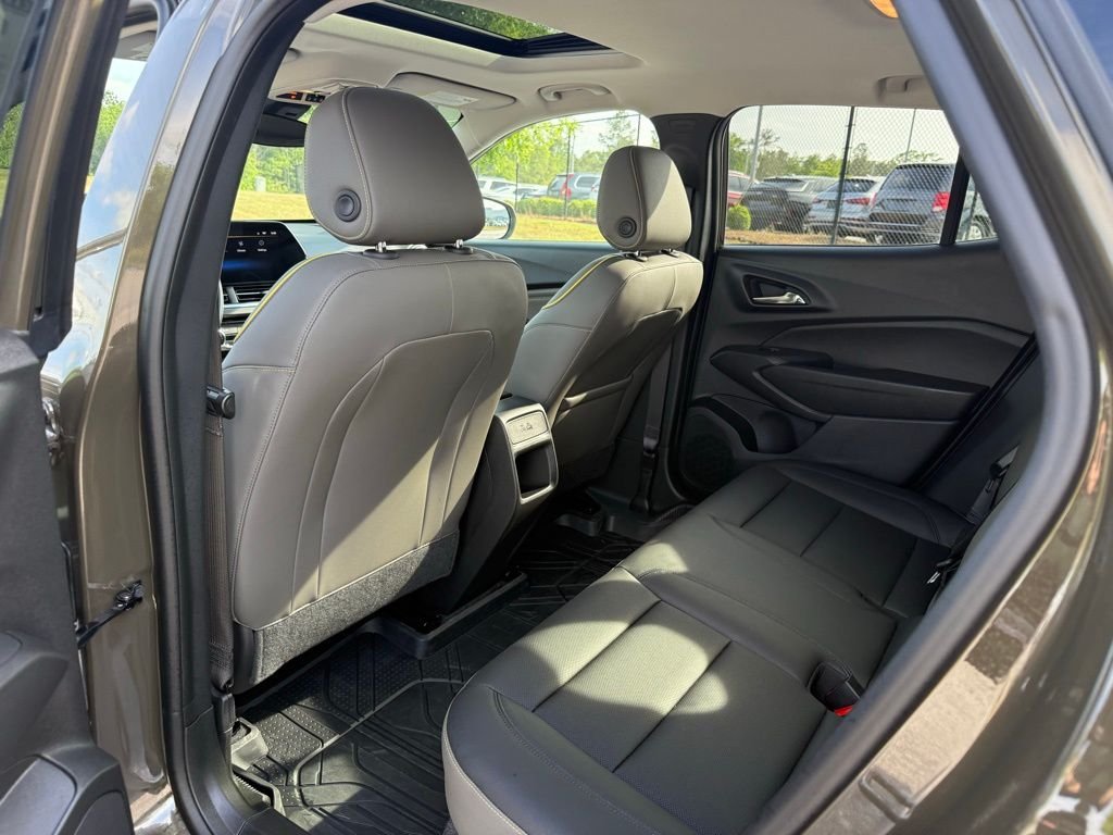 Used 2024 Chevrolet Trax ACTIV w/ Sunroof Package FWD image 26