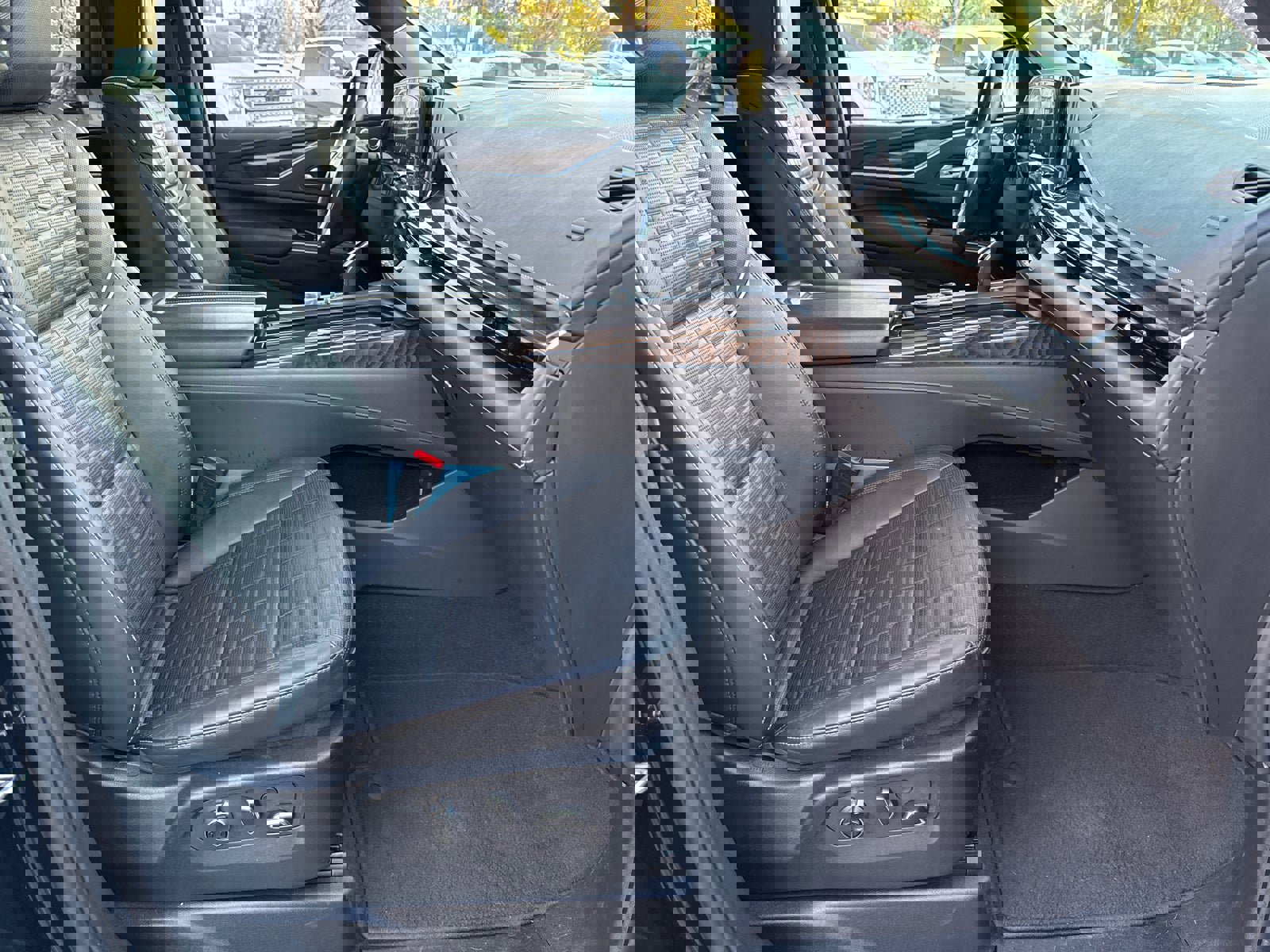 Certified 2024 Cadillac Escalade ESV Sport Platinum w/ LPO, ONYX Package AWD/4WD image 17