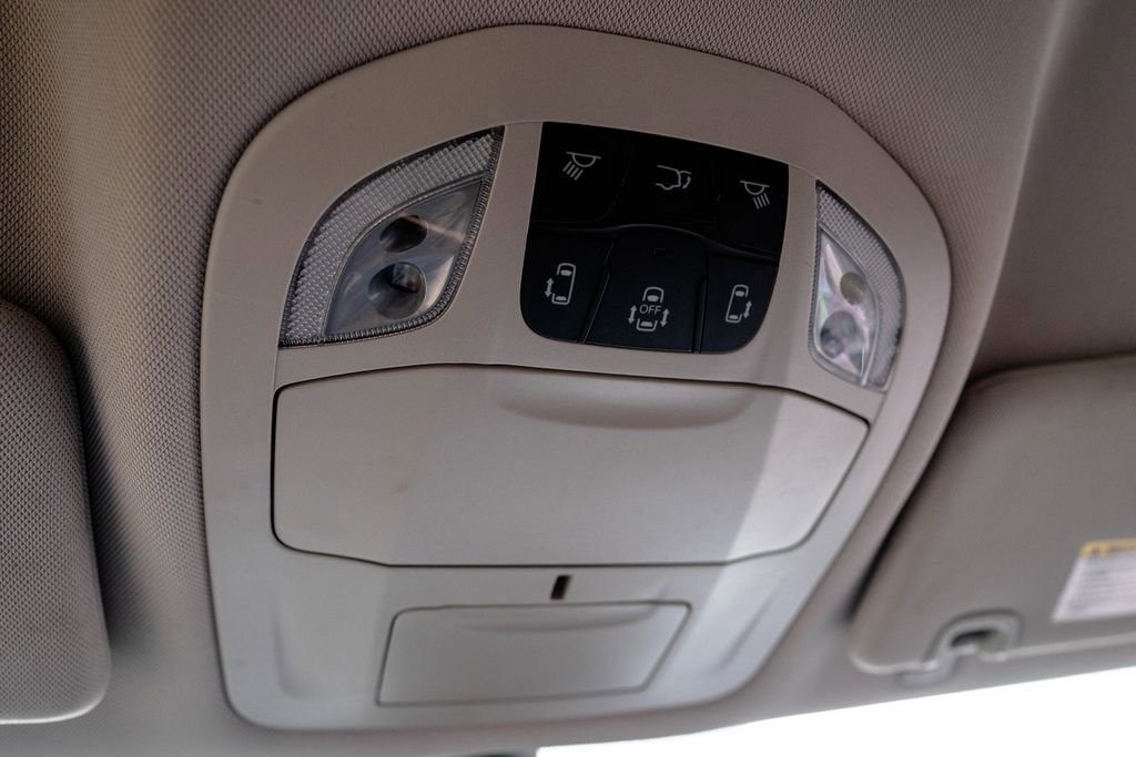 Used 2023 Chrysler Pacifica Touring-L FWD image 30