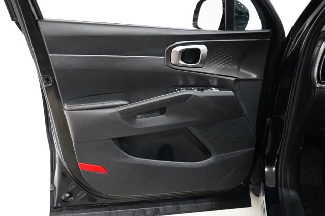 Used 2024 Kia Sorento S image 19