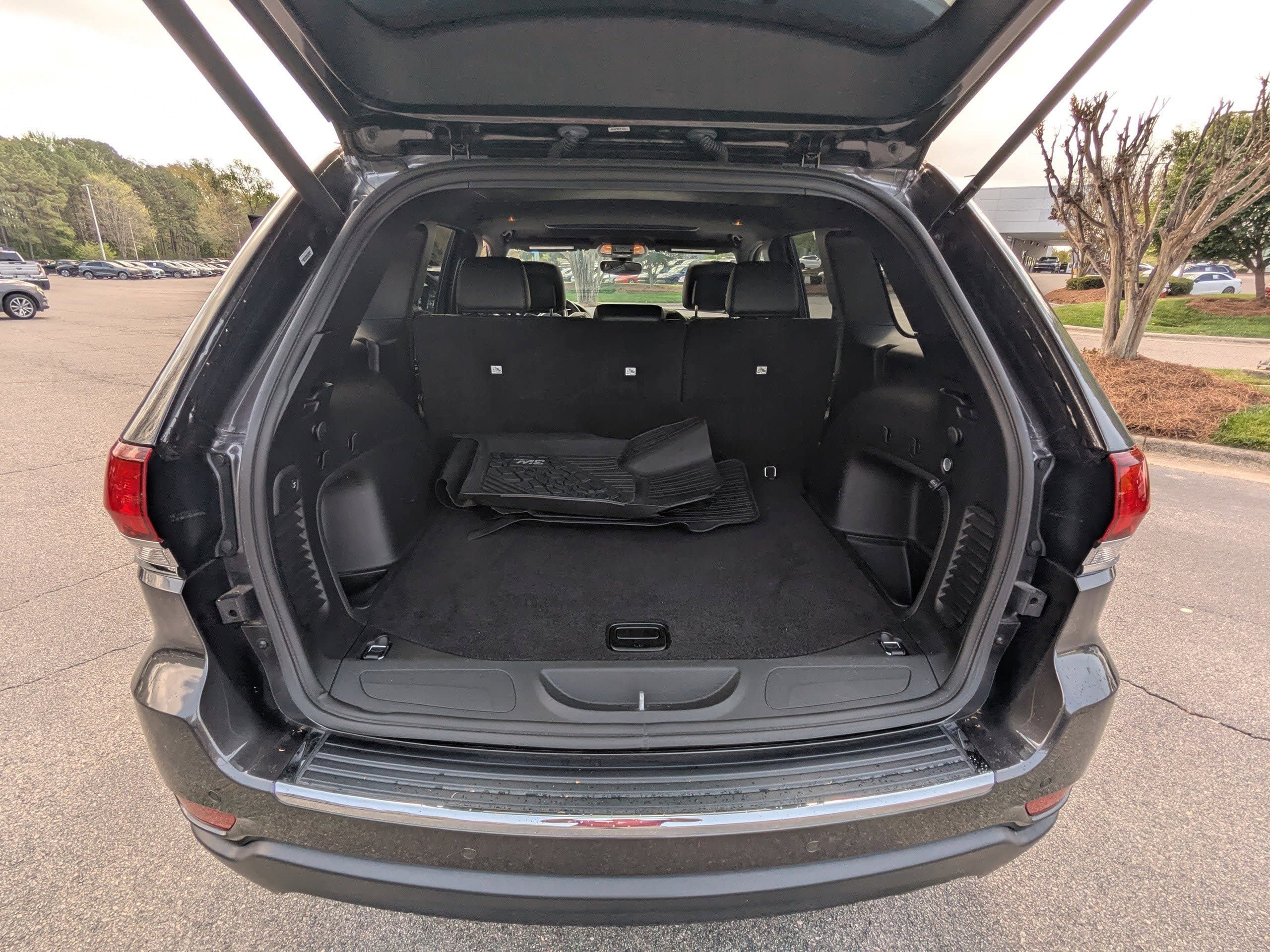 Used 2021 Jeep Grand Cherokee Limited w/ Premium Lighting Group image 16