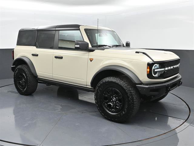 Used 2025 Ford Bronco Badlands AWD/4WD image 2