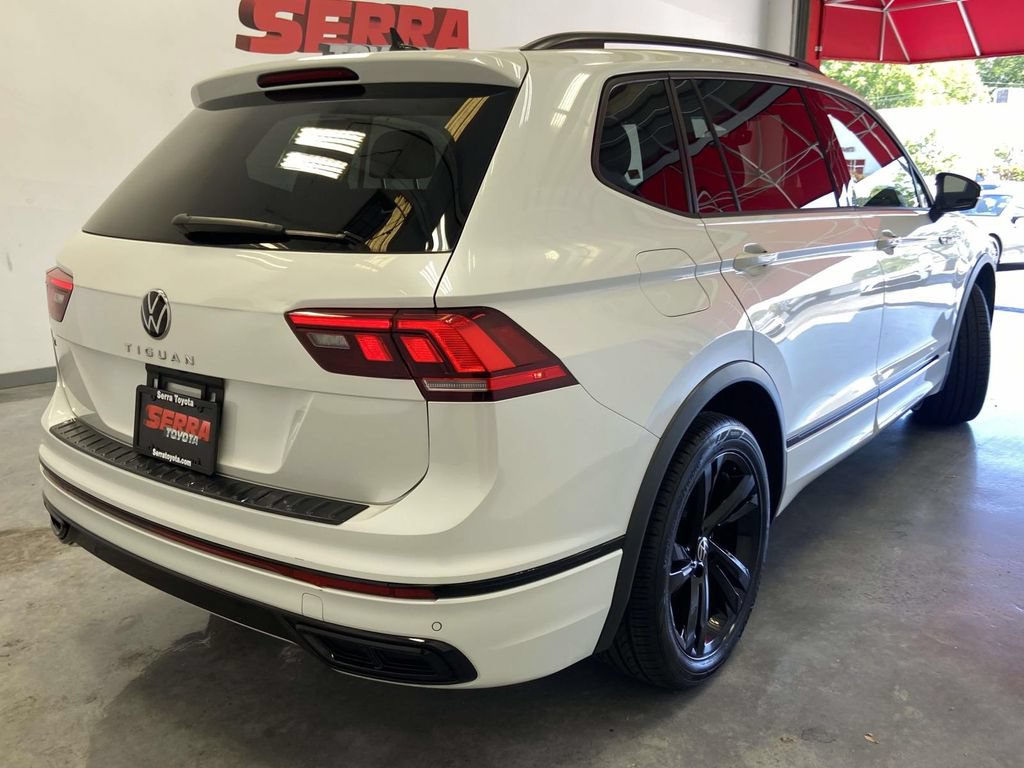 Used 2023 Volkswagen Tiguan SE R-Line FWD image 3