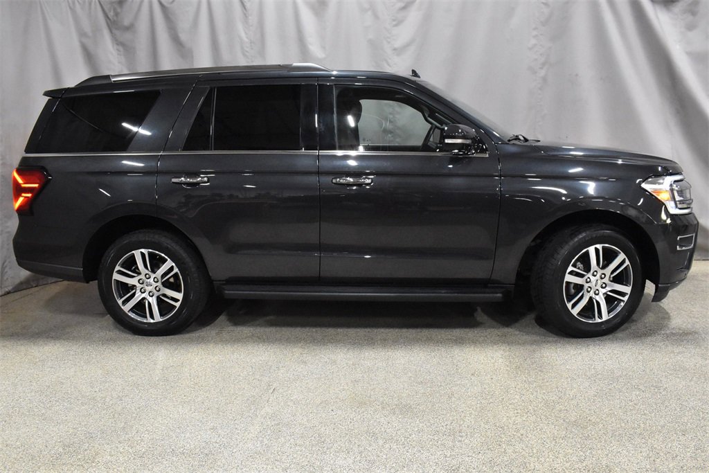 Used 2024 Ford Expedition Limited image 2