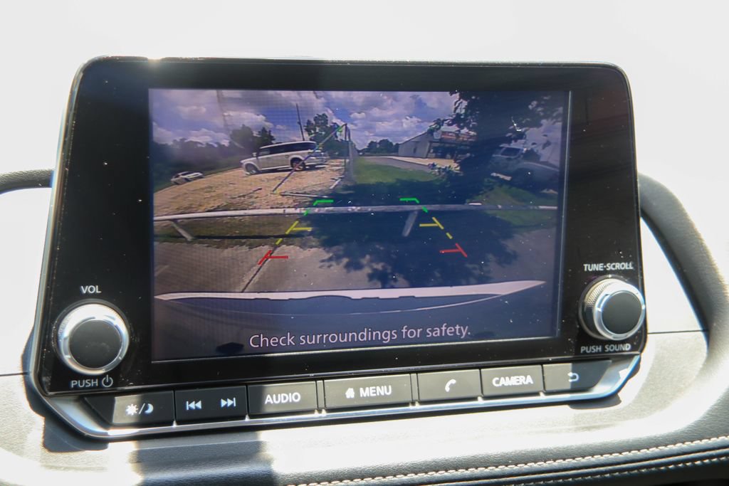 Used 2024 Nissan Rogue S FWD image 4