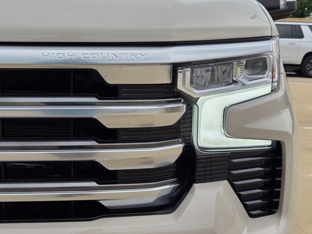 Used 2026 Chevrolet Silverado 1500 High Country AWD/4WD image 32