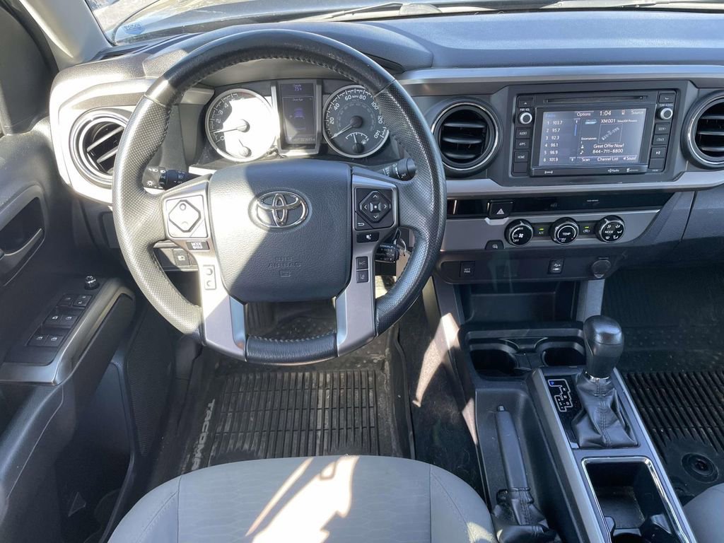 Used 2018 Toyota Tacoma SR5 w/ SR5 Appearance Package (SM) image 23