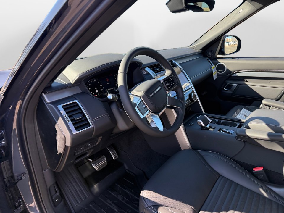 New 2026 Land Rover Discovery Limited Edition AWD/4WD image 10