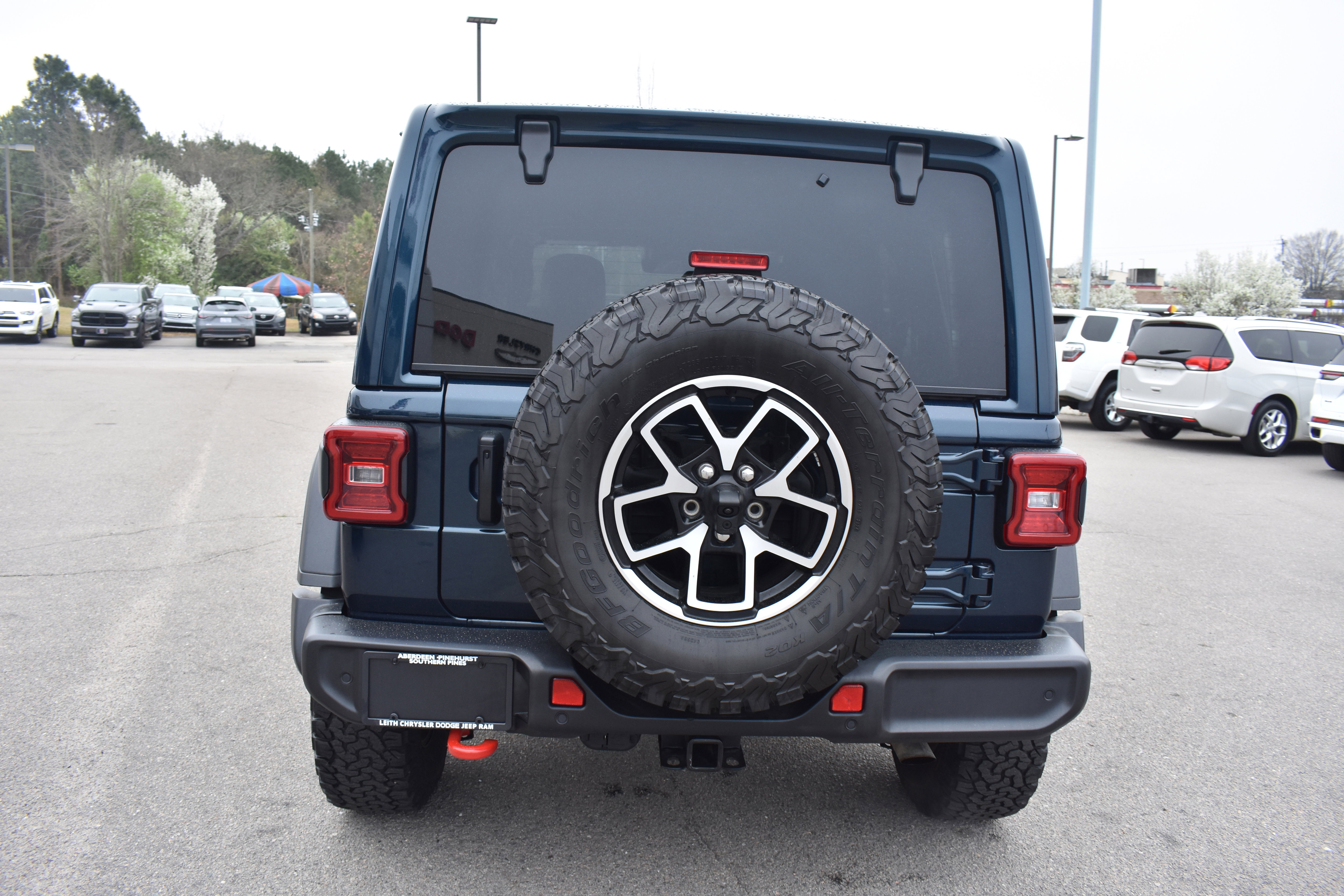 Used 2025 Jeep Wrangler Unlimited Rubicon w/ Safety Group image 8