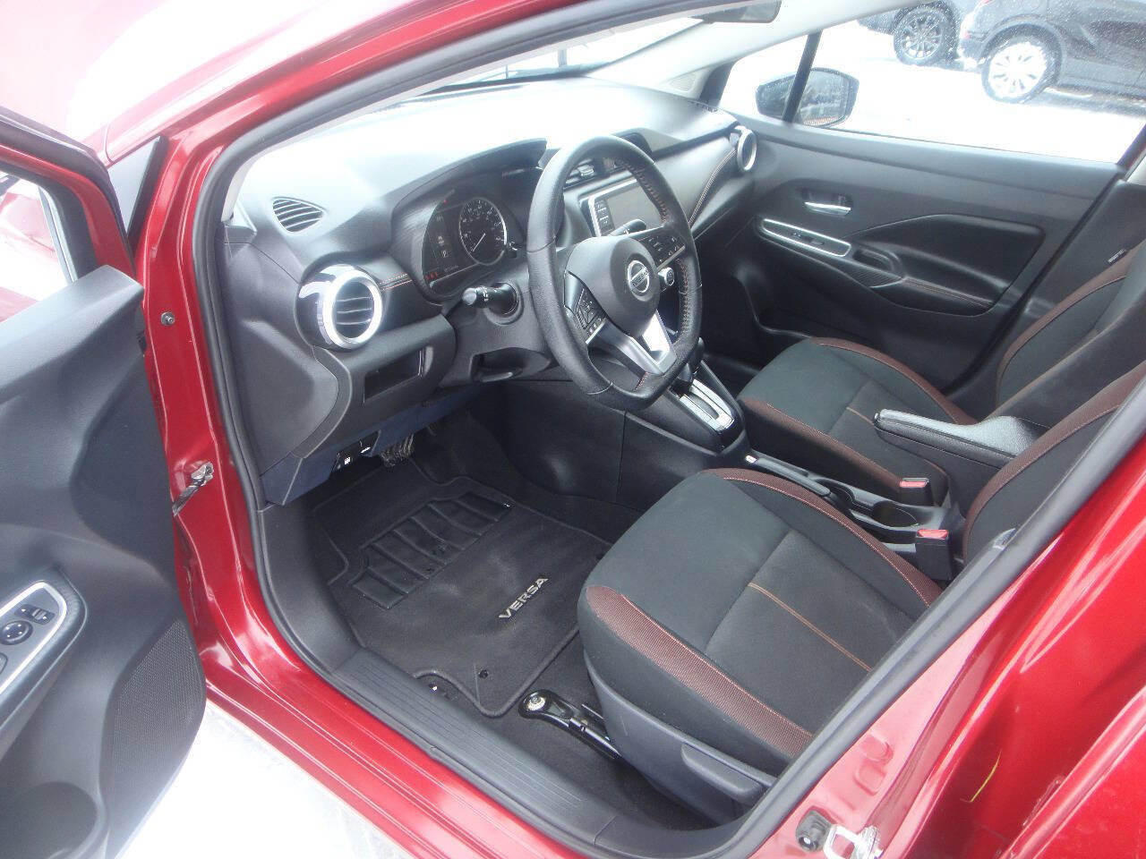 Used 2022 Nissan Versa SR w/ Convenience Package FWD image 7