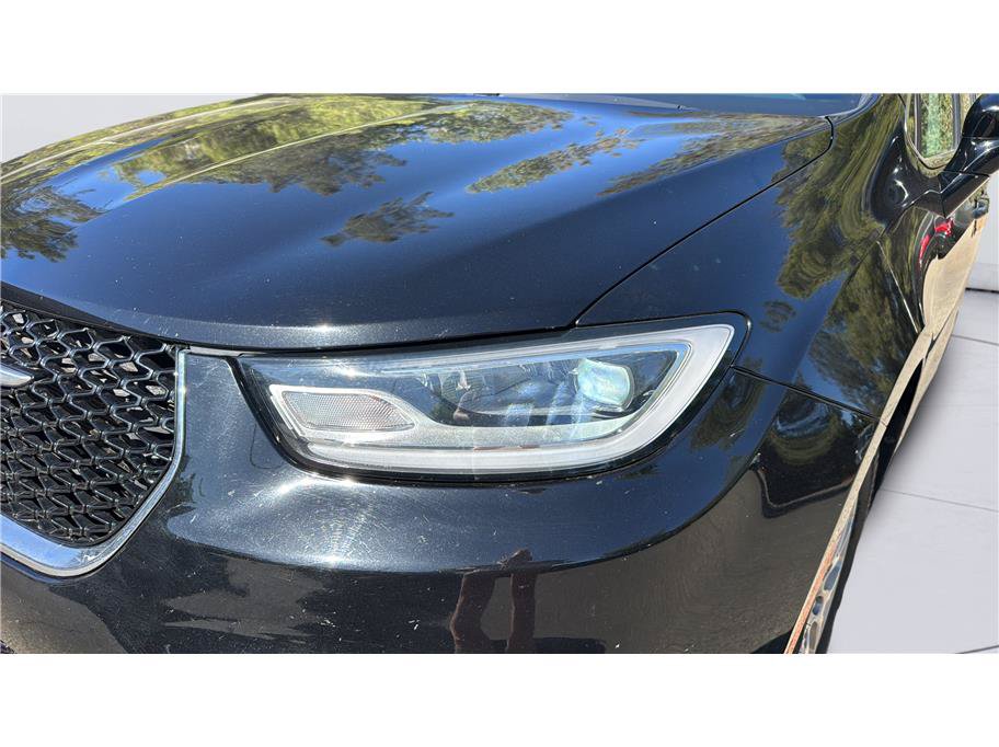 Used 2024 Chrysler Pacifica Touring-L FWD image 10
