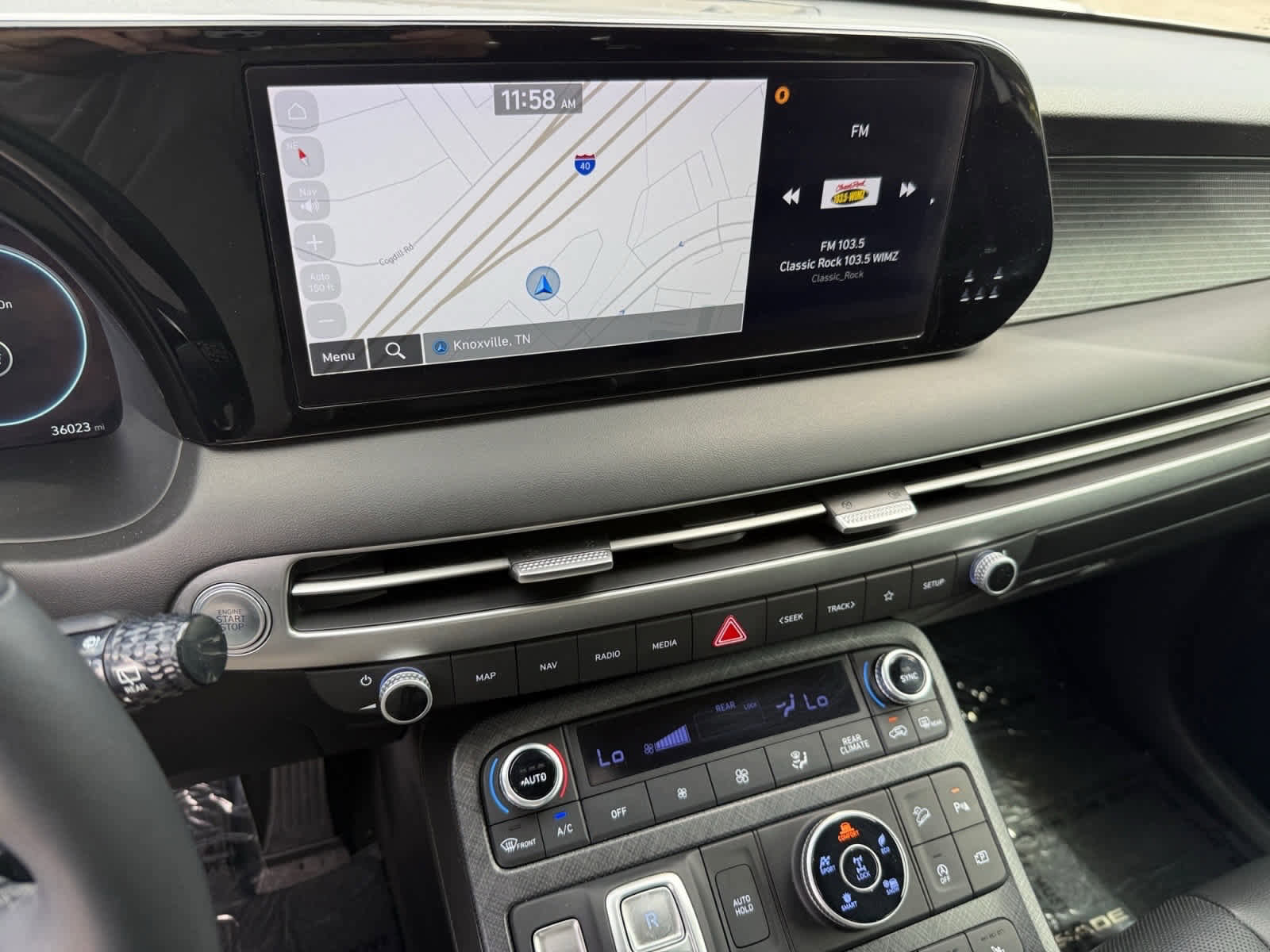 Used 2024 Hyundai Palisade Limited AWD/4WD image 16