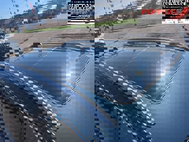 Used 2024 GMC Terrain SLT w/ Tech Package image 10