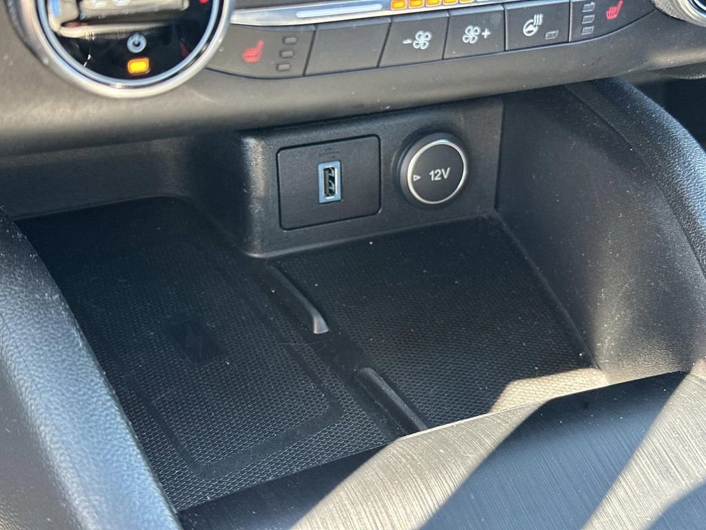 Used 2020 Ford Escape Titanium image 14