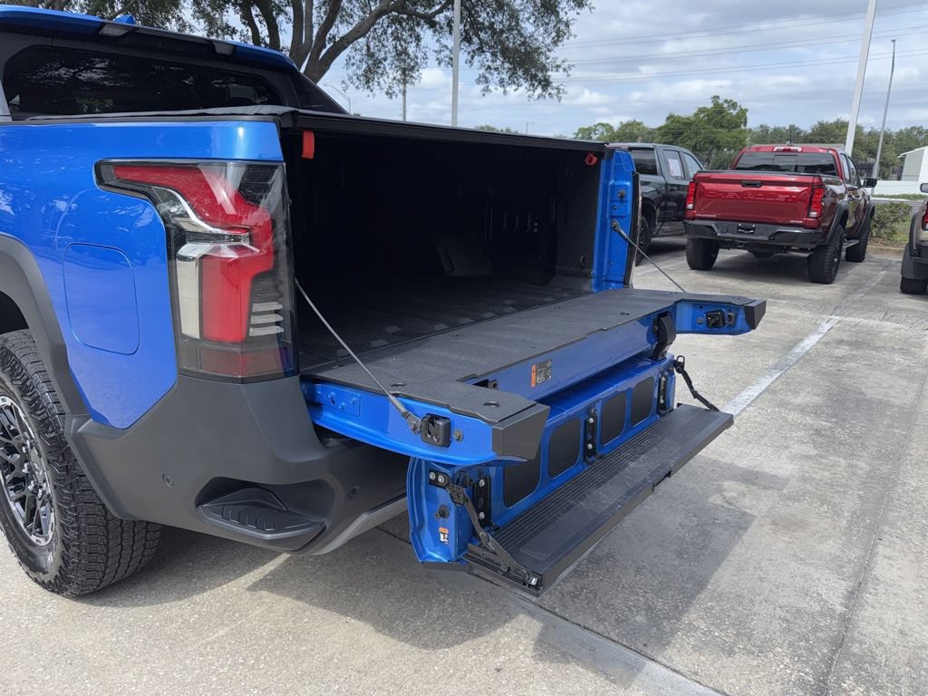 Used 2026 Chevrolet Silverado EV Trail Boss AWD/4WD image 23