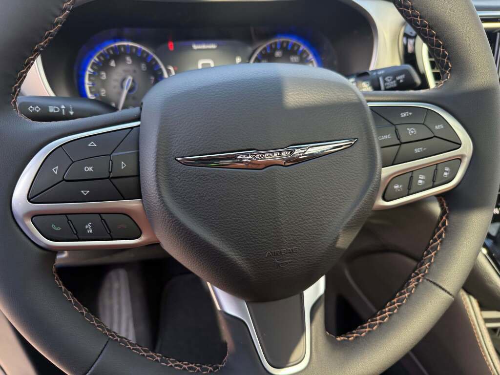 New 2026 Chrysler Pacifica Pinnacle image 25
