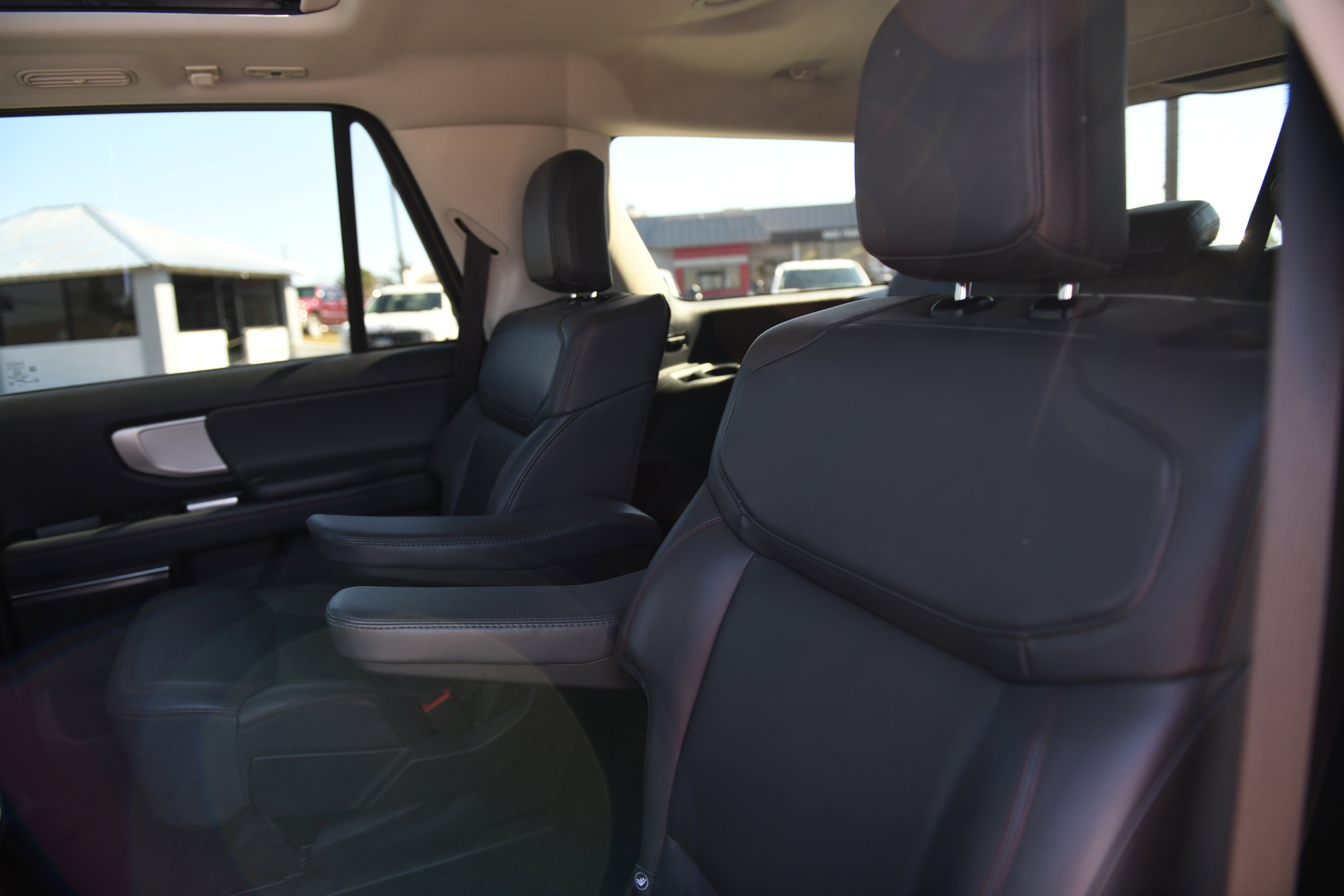 Used 2025 Ford Expedition Active image 14