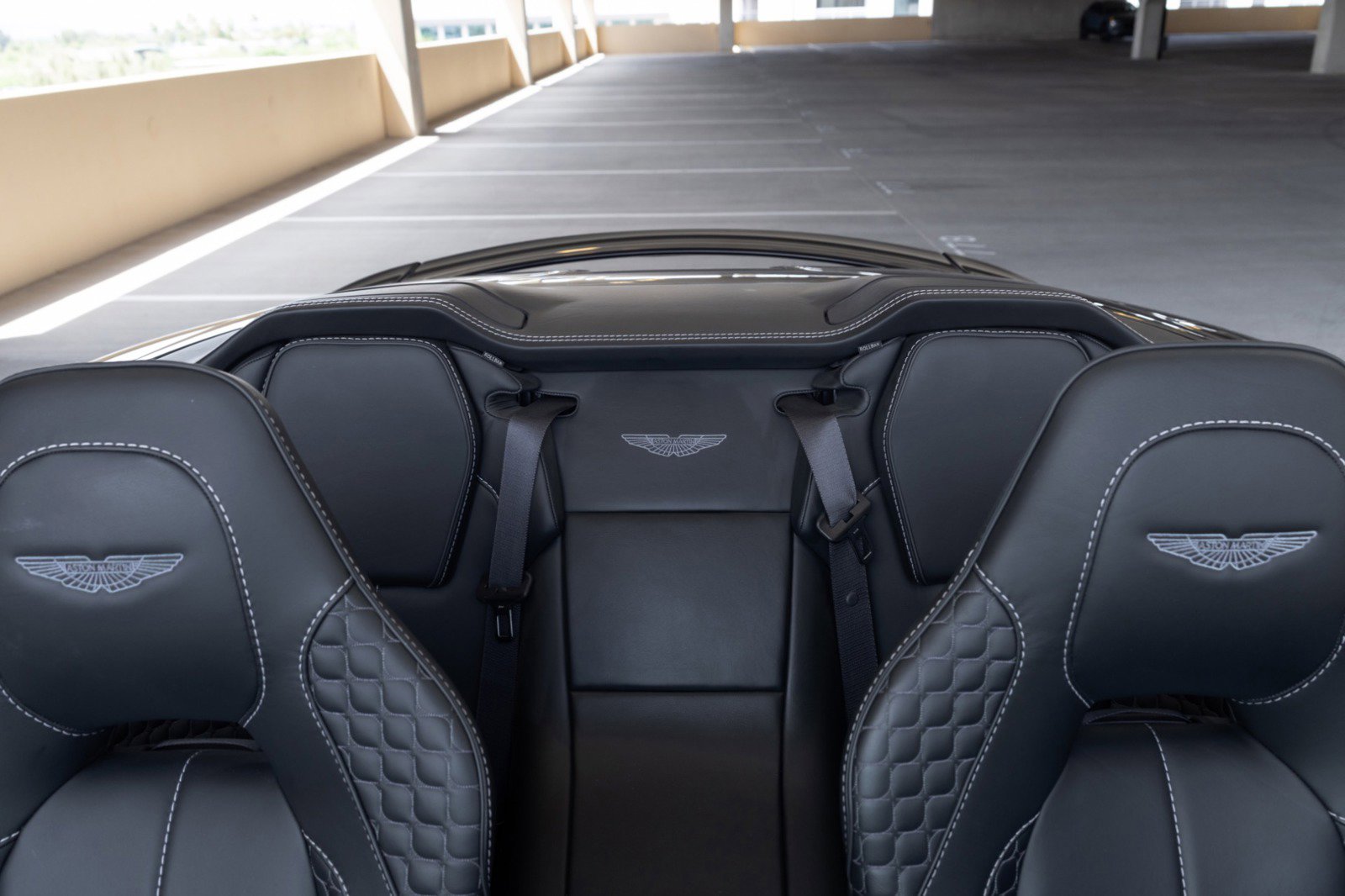 Used 2015 Aston Martin Vanquish Volante RWD image 59