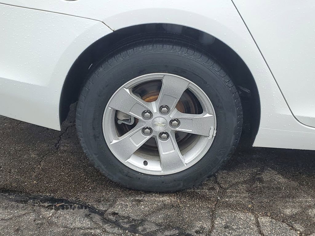 Used 2016 Chevrolet Malibu LT image 5