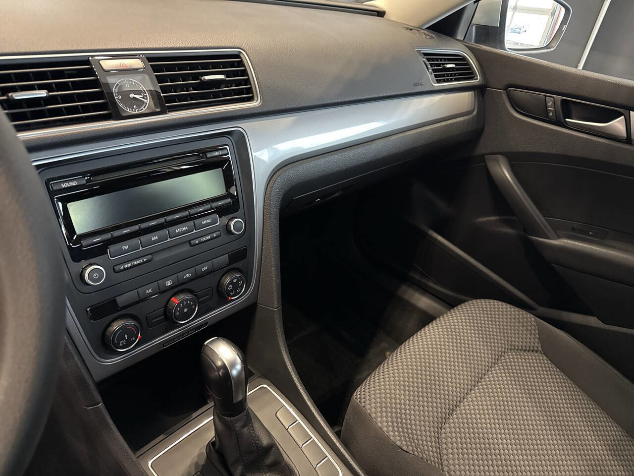 Used 2015 Volkswagen Passat 1.8T S FWD image 17