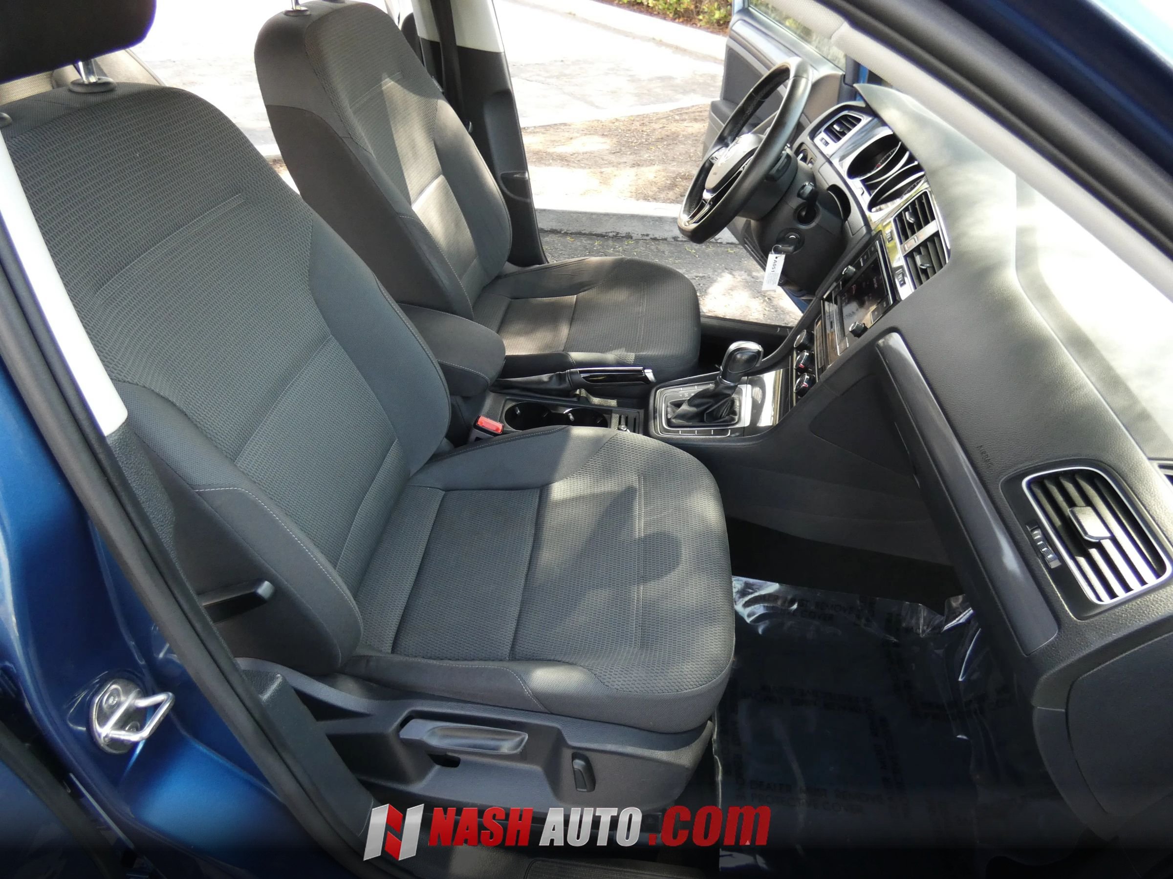 Used 2018 Volkswagen Golf S FWD image 29