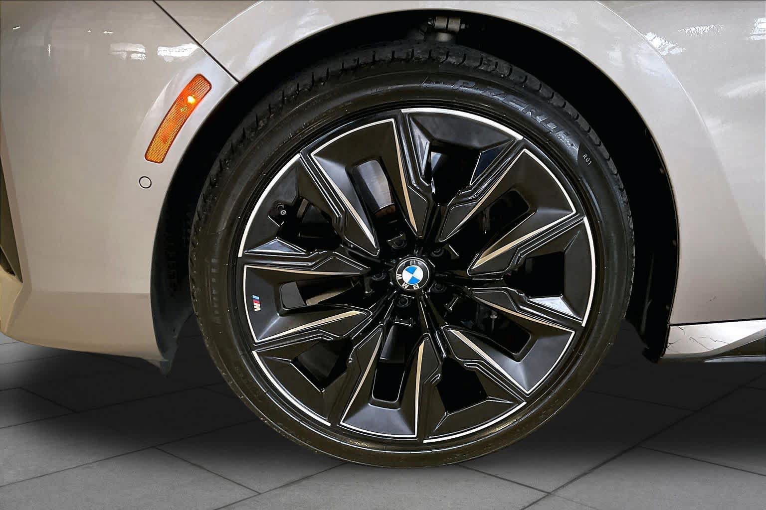 Certified 2023 BMW 740i RWD image 10