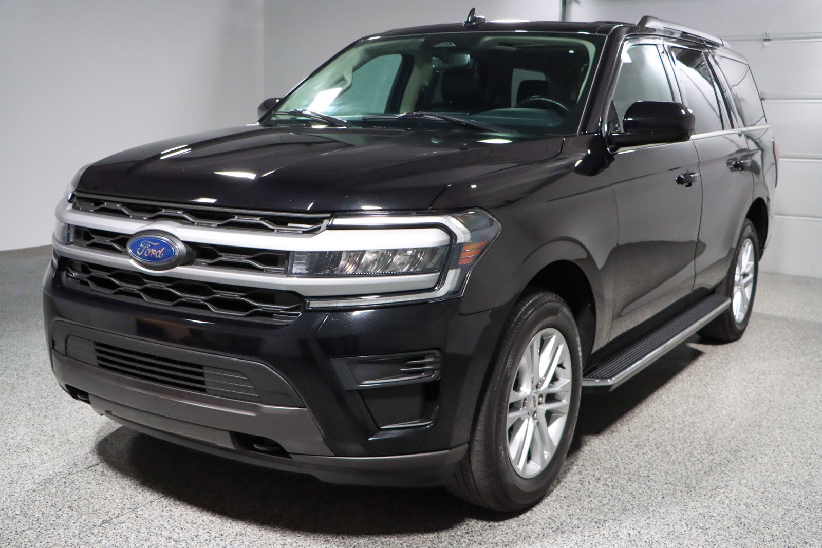 Used 2022 Ford Expedition XLT image 35