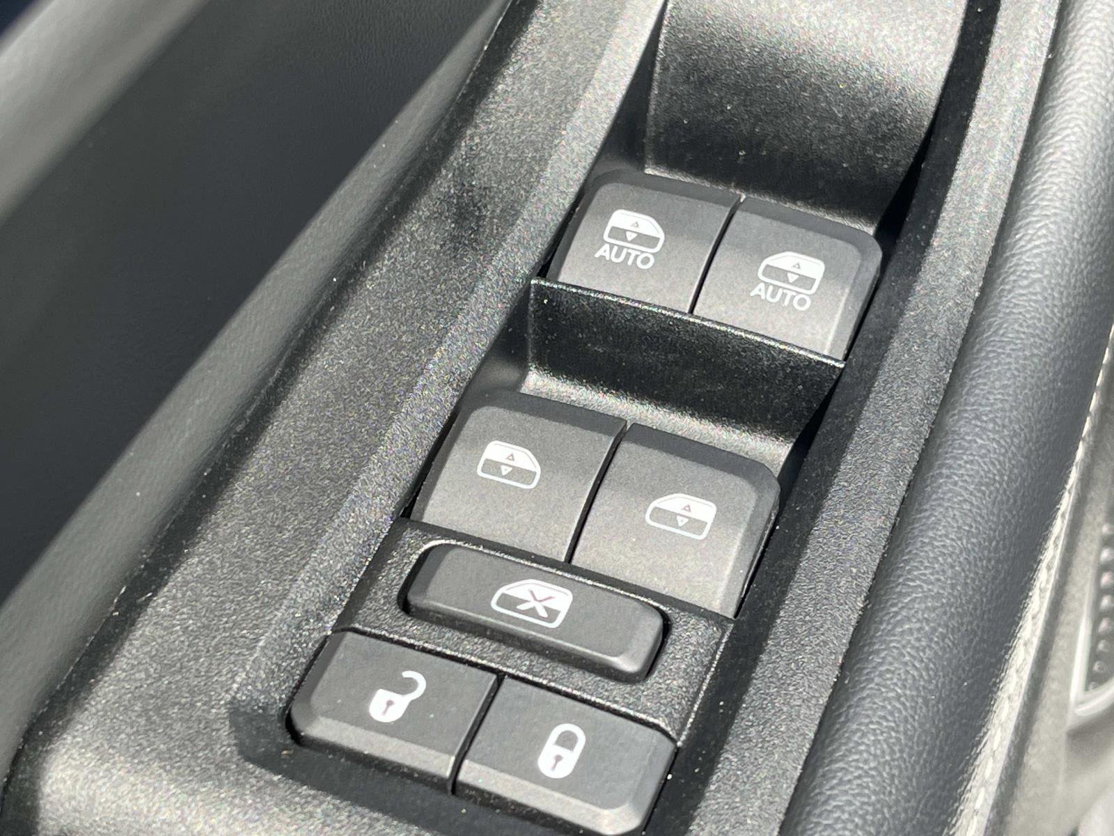 Used 2022 Jeep Grand Cherokee Laredo AWD/4WD image 19