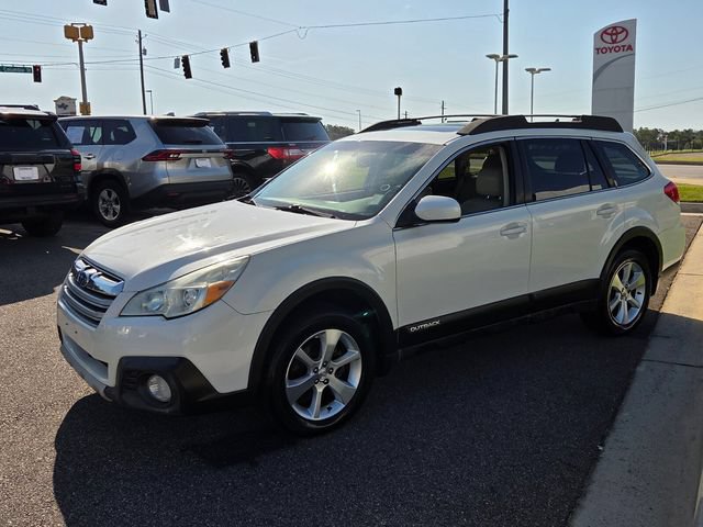 Used 2014 Subaru Outback 2.5i Limited w/ Moonroof Package AWD/4WD image 3