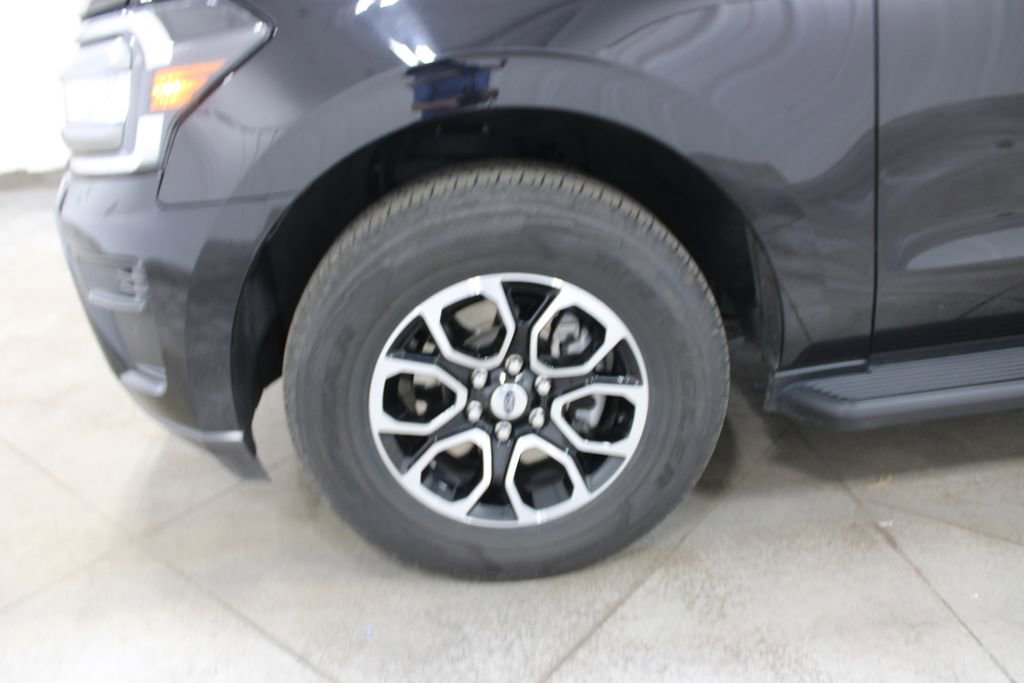 Used 2024 Ford Expedition XLT image 37