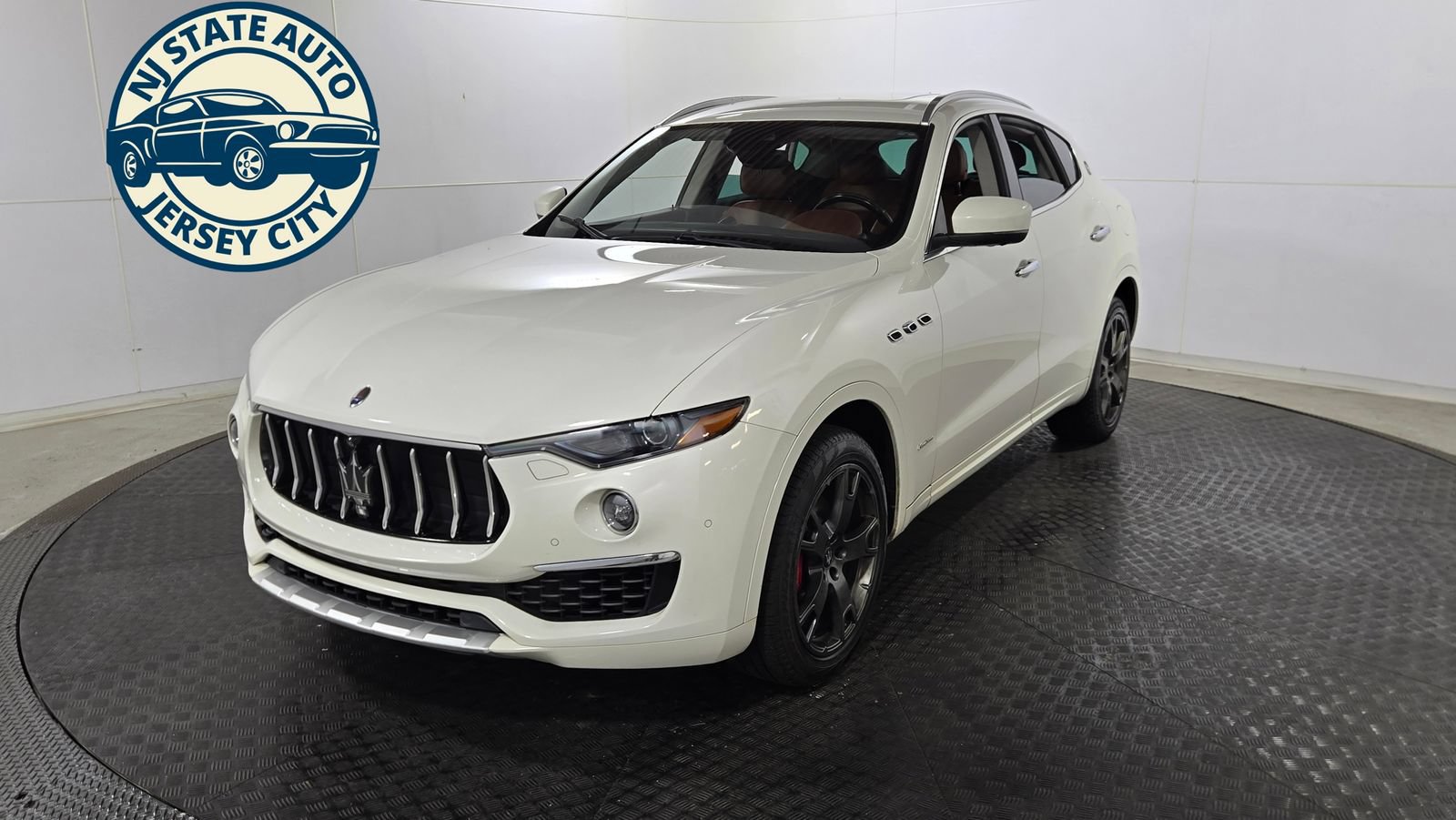 Used 2019 Maserati Levante GranLusso AWD/4WD image 3