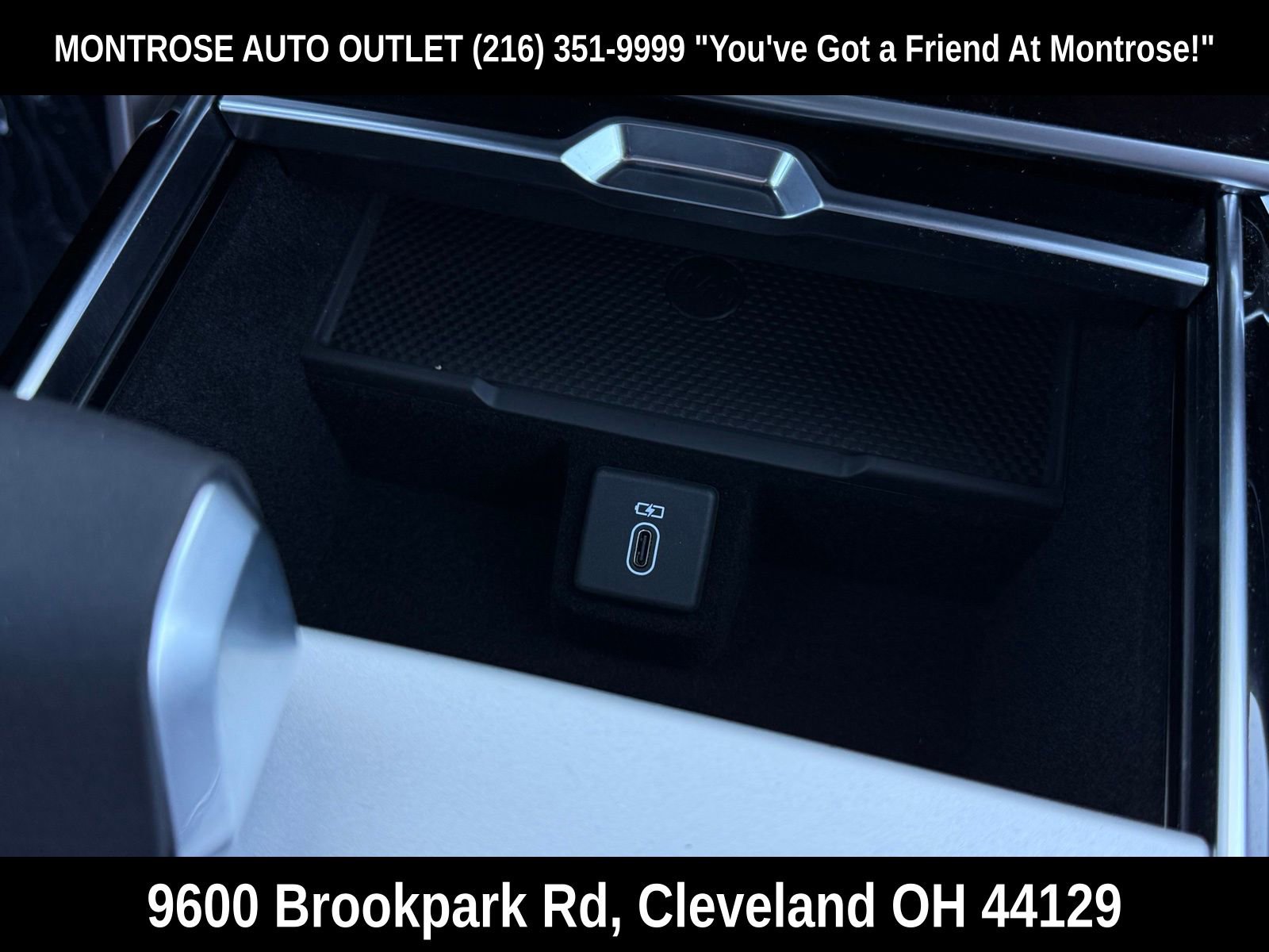 New 2026 Land Rover Range Rover SE image 30