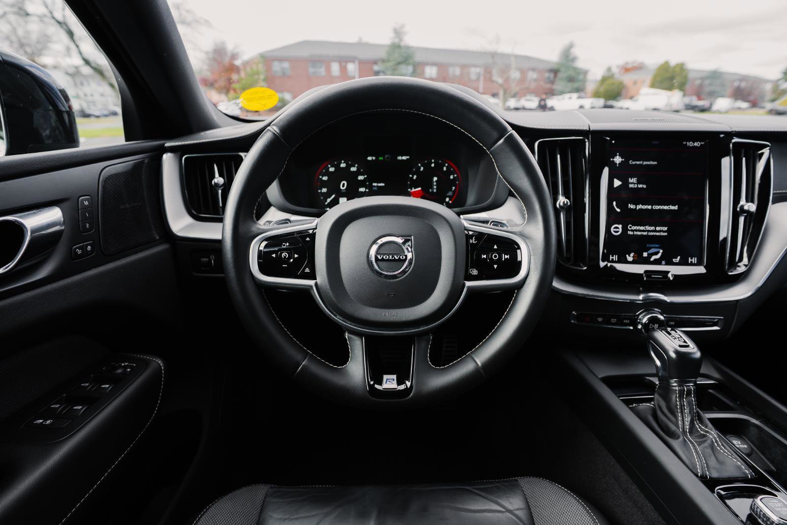 Used 2020 Volvo XC60 T6 R-Design image 25