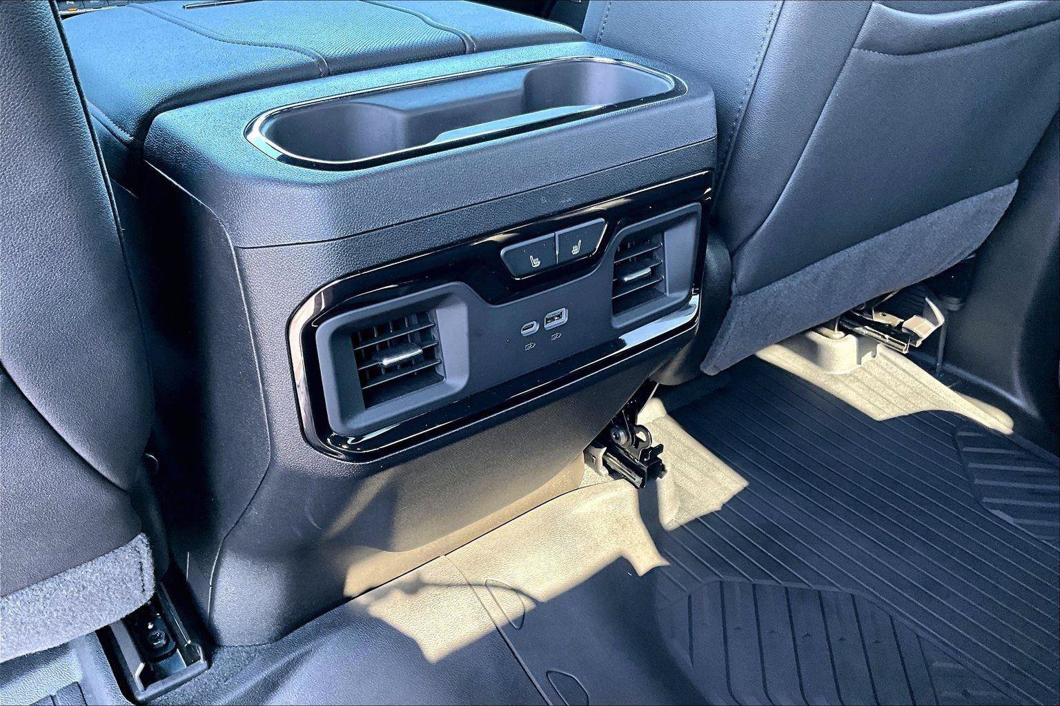 Used 2025 GMC Sierra 2500 AT4 w/ AT4 Premium Plus Package AWD/4WD image 33