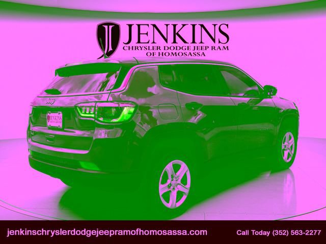 Used 2023 Jeep Compass Sport AWD/4WD image 3