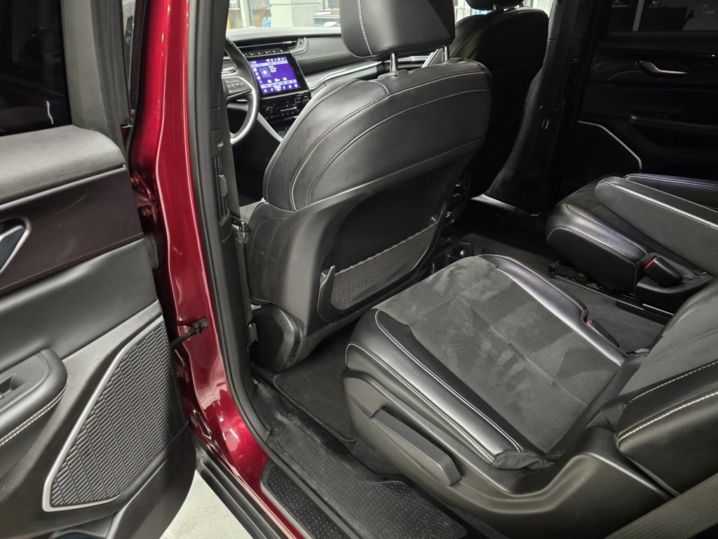 Used 2022 Jeep Grand Cherokee L Laredo image 27