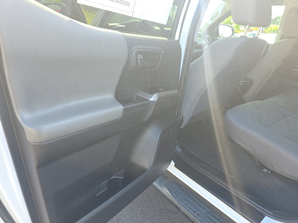 Used 2023 Toyota Tacoma SR5 w/ Technology Package AWD/4WD image 11