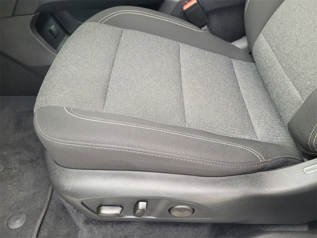 Used 2025 GMC Acadia Elevation image 17